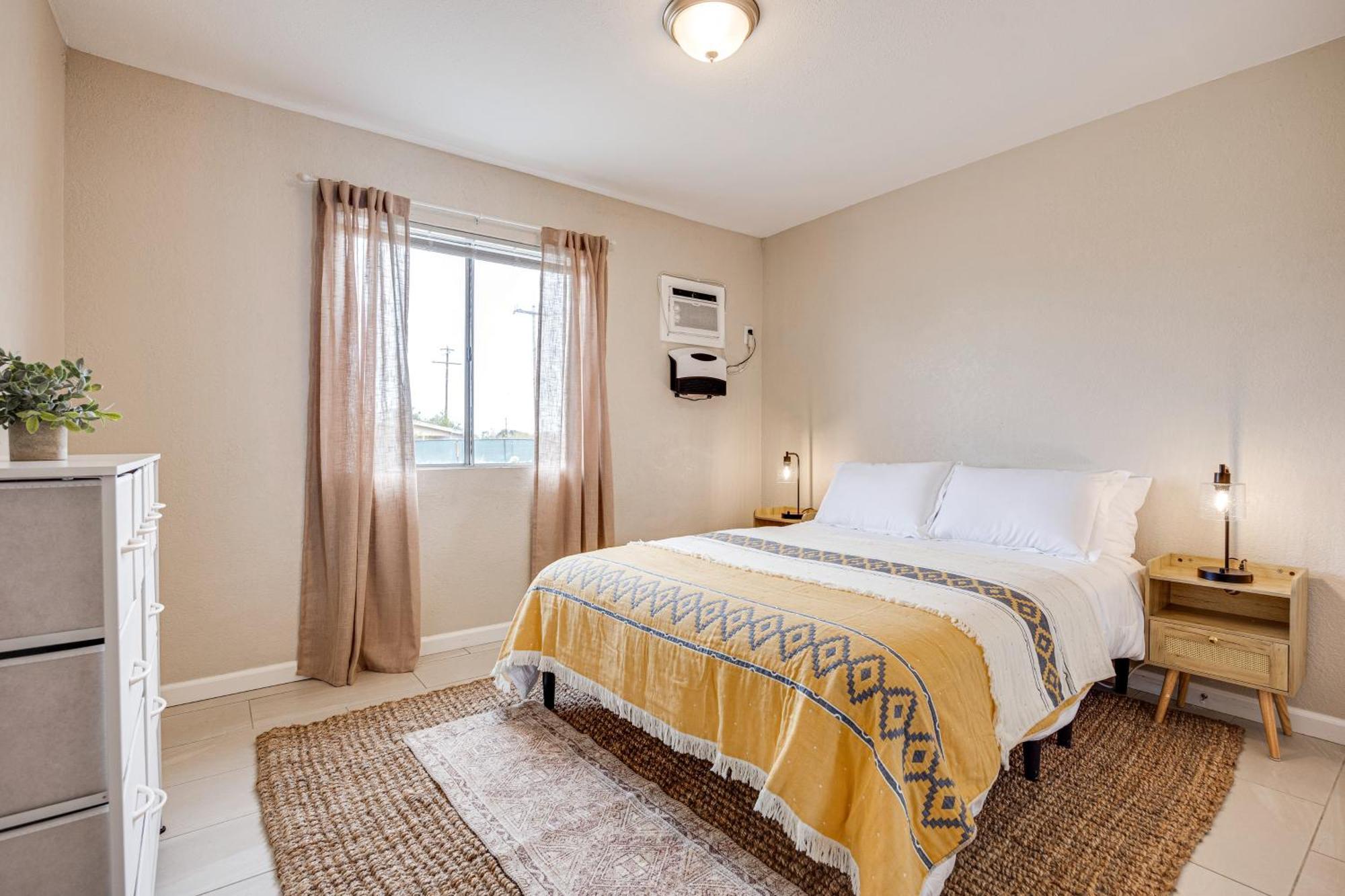 Convenient Joshua Tree Apartment - Walk To Town! Экстерьер фото
